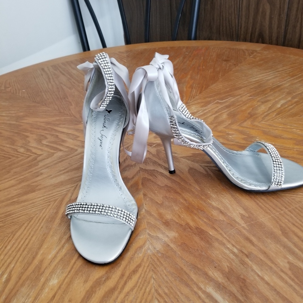 Shoes - Picture 2 of 3